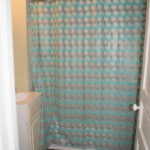 728 East 5th St. - Duluth apartment - bathroom