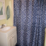 728 East 5th St. - Duluth apartment - bathroom