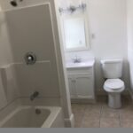 1711 E 5th Street - Duluth apartment - bathroom