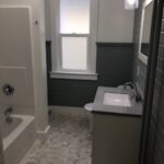 1715 E 5th Street - Duluth apartment - bathroom